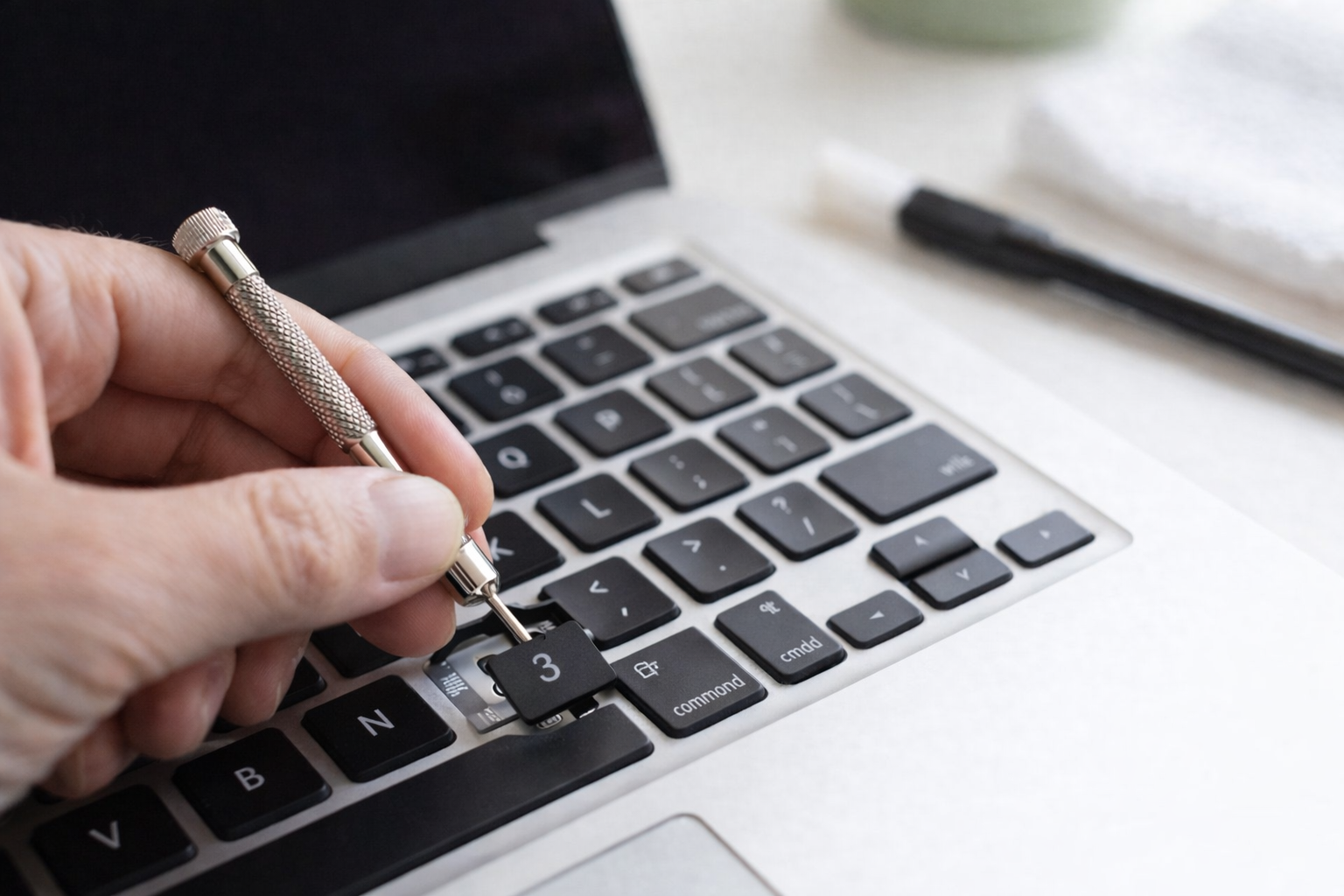 Einfache Anleitung zum Entfernen von Laptop-Tasten